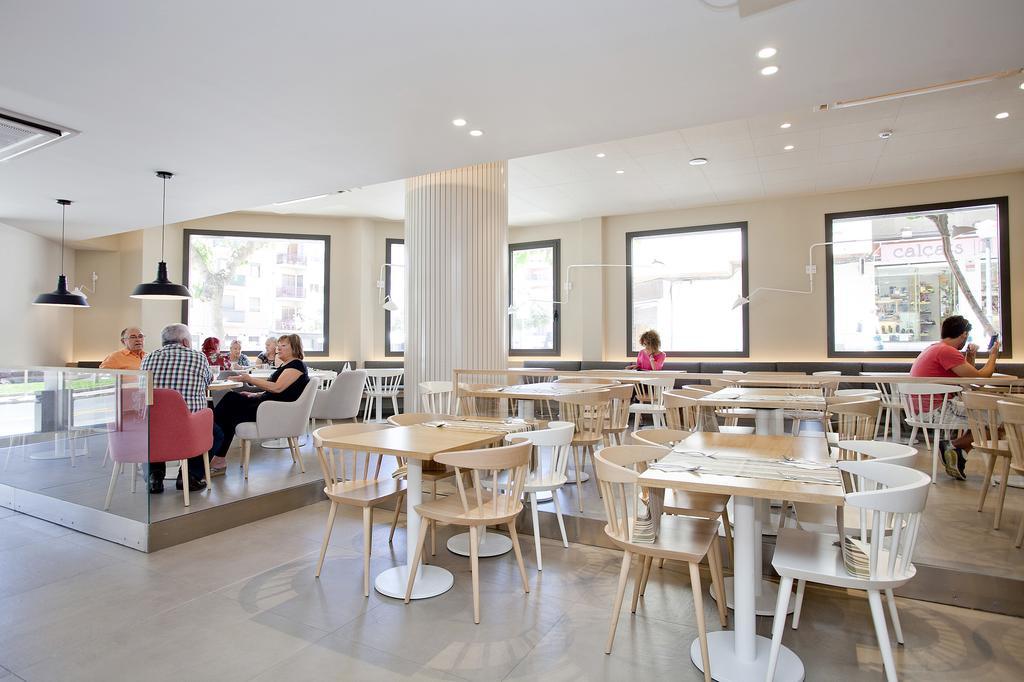 Hotel Port Eugeni Cambrils Zewnętrze zdjęcie
